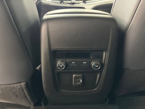 Used 2023 Buick Enclave Essence AWD/4WD image 41