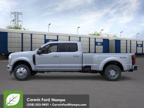 New 2026 Ford F450 Platinum w/ FX4 Off-Road Package AWD/4WD image 4