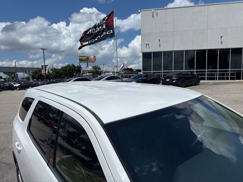 Used 2021 Dodge Durango SXT w/ 3rd Row Seating Group RWD image 18