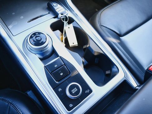 Used 2023 Ford Explorer XLT w/ Equipment Group 202A image 24