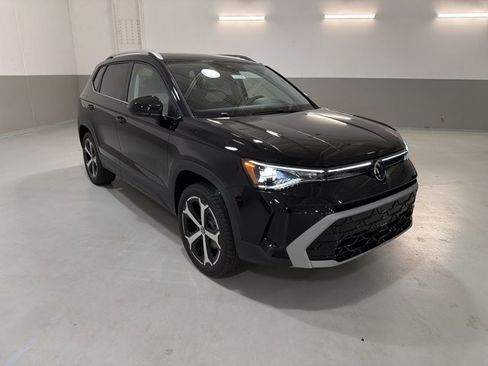 New 2026 Volkswagen Taos SEL image 4