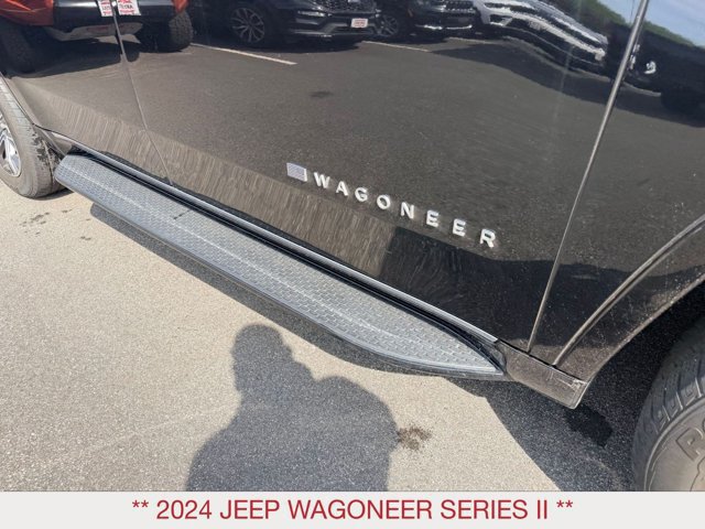 Certified 2024 Jeep Wagoneer Series II w/ Flexible Seating Group AWD/4WD image 9