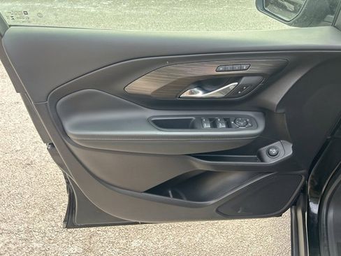 Used 2024 GMC Terrain SLT w/ Elevation Edition image 21