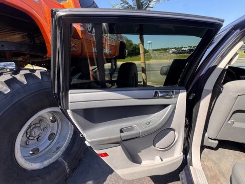 Used 2008 Chrysler Pacifica LX image 14