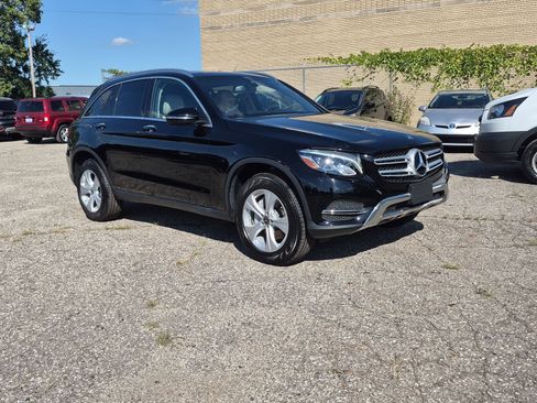 Used 2018 Mercedes-Benz GLC 300 4MATIC image 2