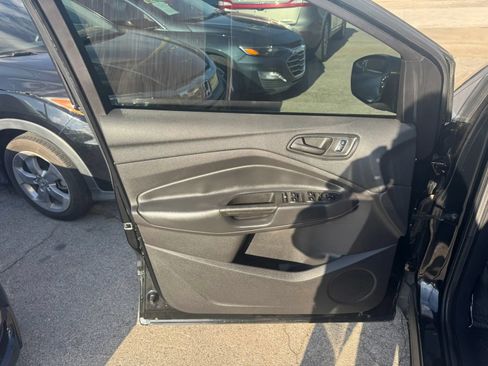 Used 2017 Ford Escape S FWD image 7