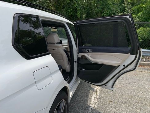 Used 2020 BMW X7 M50i image 16