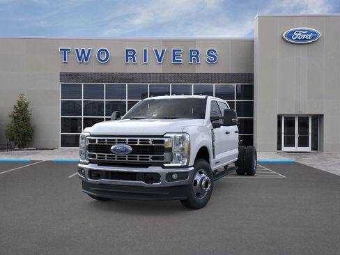 New 2026 Ford F350 4x4 Crew Cab DRW Super Duty image 2