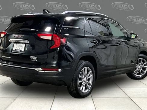 Used 2022 GMC Terrain SLT w/ Infotainment Package II AWD/4WD image 7