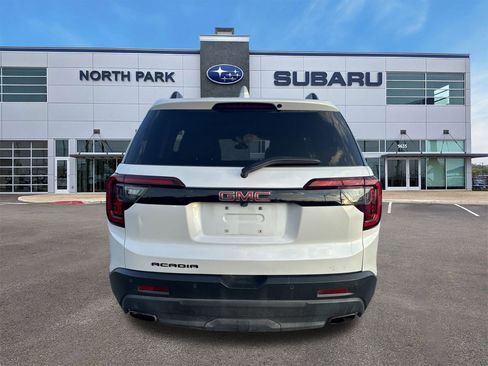 Used 2022 GMC Acadia SLT w/ Elevation Edition image 4