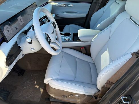 New 2026 Genesis GV70 2.5T Advanced image 9