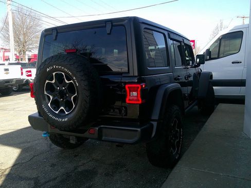Used 2023 Jeep Wrangler Unlimited Rubicon 4xe w/ Cold Weather Group AWD/4WD image 5