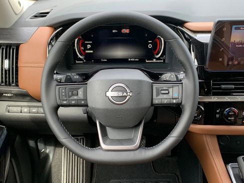 New 2026 Nissan Pathfinder Platinum FWD image 9