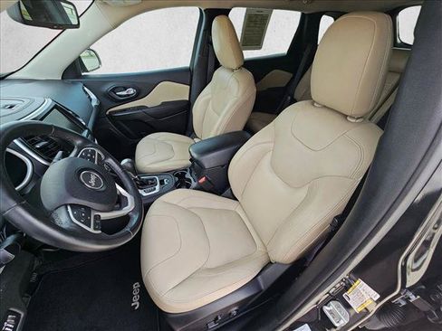 Used 2016 Jeep Cherokee Latitude w/ Safety/Convenience Group FWD image 15