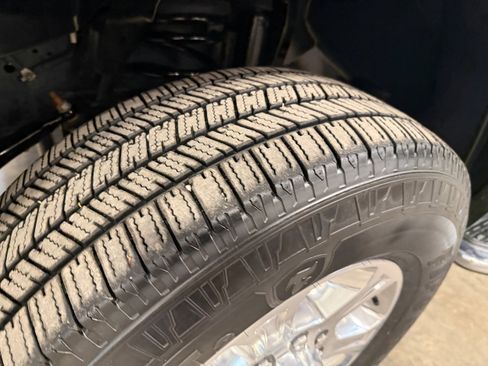 Used 2024 RAM 2500 Big Horn w/ Sport Appearance Package image 39