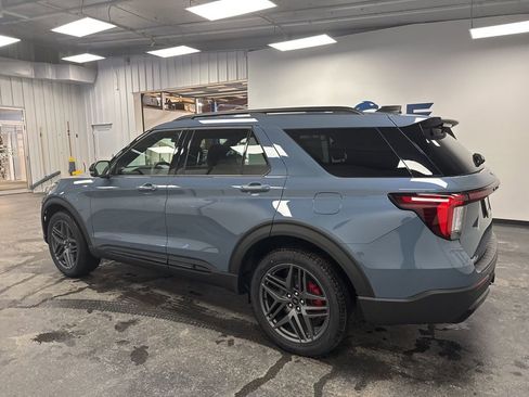 New 2026 Ford Explorer ST-Line w/ ST-Line Street Pack AWD/4WD image 7
