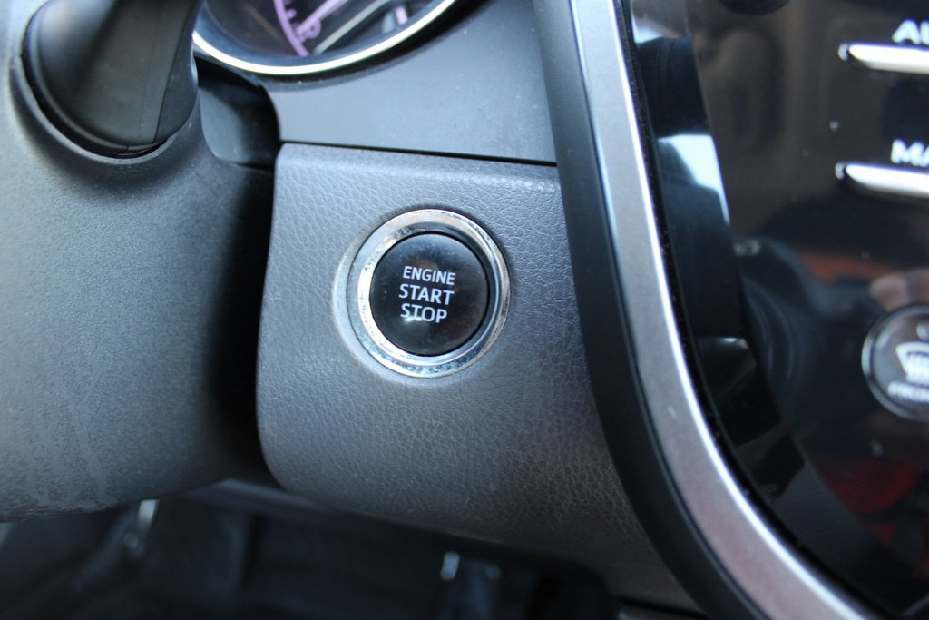 Used 2019 Toyota Camry XLE w/ Navigation Package FWD image 19