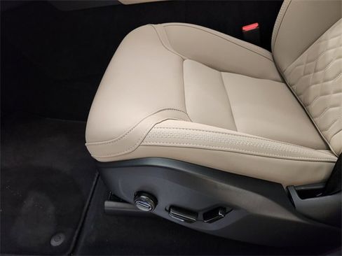 New 2025 Volvo XC90 B6 Core w/ Protection Package image 25