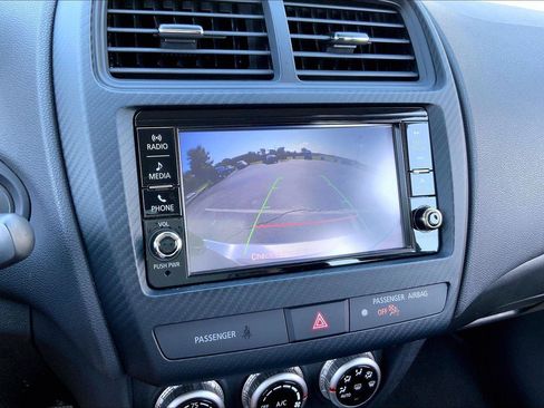 Used 2025 Mitsubishi Outlander Sport ES AWD/4WD image 17