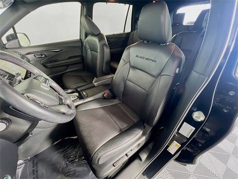 Used 2022 Honda Pilot Black Edition image 9