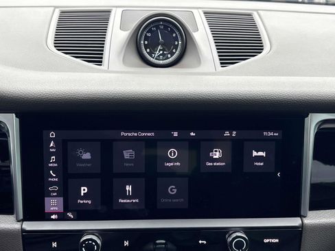 Used 2022 Porsche Macan image 30