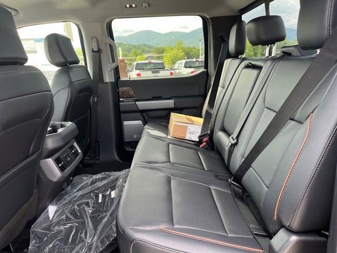New 2025 Ford F250 Lariat w/ Black Appearance Package image 19