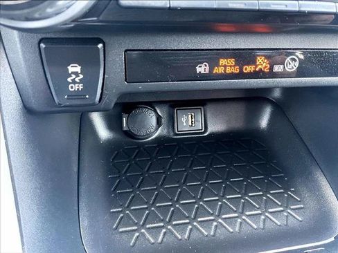 Used 2023 Toyota RAV4 LE AWD/4WD image 26
