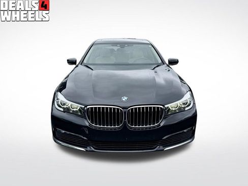 Used 2018 BMW 740i RWD image 2