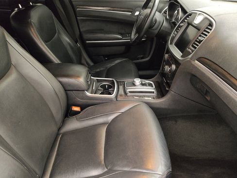 Used 2015 Chrysler 300 Limited RWD image 21
