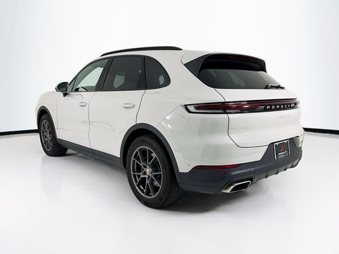 Certified 2024 Porsche Cayenne AWD/4WD image 3