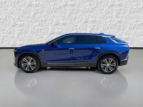Used 2024 Cadillac Lyriq Luxury AWD/4WD image 6