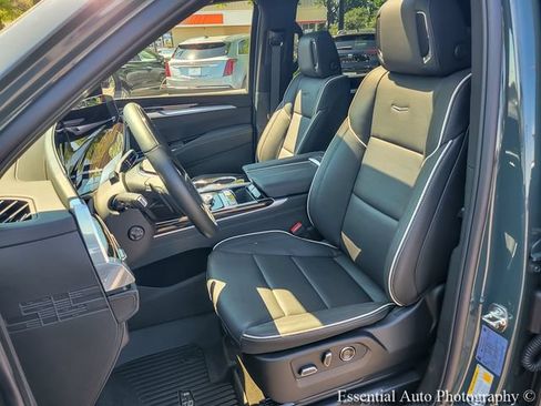 New 2026 Cadillac Escalade Luxury w/ LPO, Floor Liner Package AWD/4WD image 18