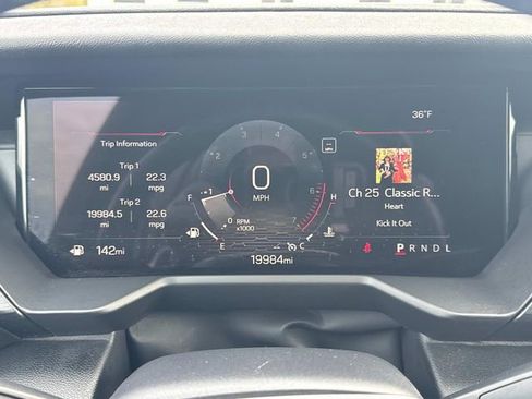 Used 2025 GMC Acadia Elevation image 40