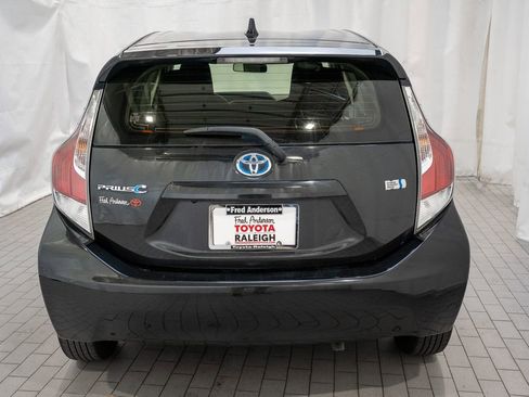 Used 2016 Toyota Prius C One image 5