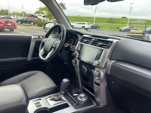 Used 2023 Toyota 4Runner SR5 Premium w/ Moonroof Package AWD/4WD image 9