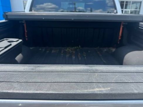 Used 2017 Toyota Tundra SR5 w/ SR5 Upgrade Package AWD/4WD image 24
