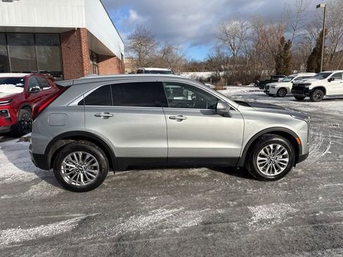 Used 2024 Cadillac XT4 Premium Luxury image 9
