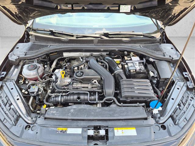 Used 2025 Volkswagen Jetta SE FWD image 23