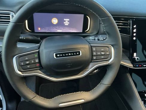 Used 2024 Jeep Wagoneer Series II image 13