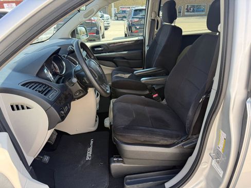 Used 2011 Dodge Grand Caravan Mainstreet w/ PWR Convenience Group FWD image 10