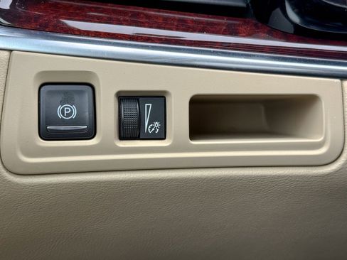 Used 2018 Cadillac XT5 Luxury w/ Driver Awareness Package image 28