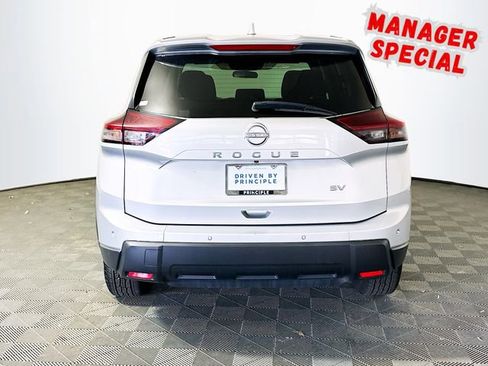 Used 2024 Nissan Rogue SV FWD image 7