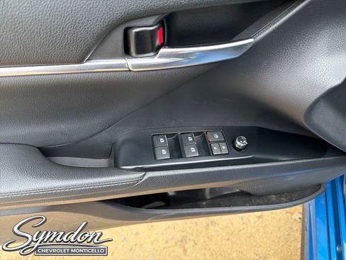Used 2020 Toyota Camry XSE image 14
