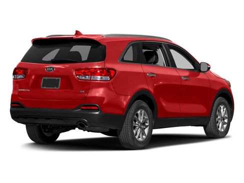 Used 2017 Kia Sorento LX FWD image 2