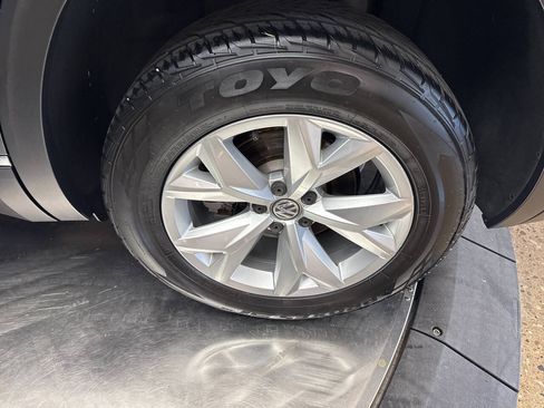 Used 2018 Volkswagen Atlas SEL AWD/4WD image 38