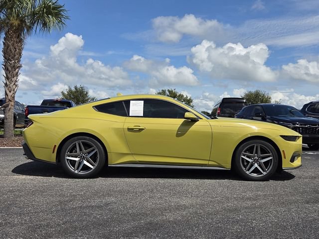 Used 2025 Ford Mustang Coupe RWD image 7