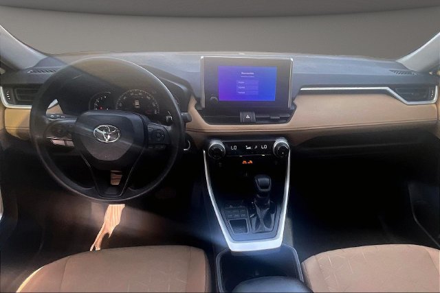 Used 2025 Toyota RAV4 XLE AWD/4WD image 14