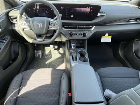 Used 2025 Buick Envista Preferred w/ Convenience I Package image 12