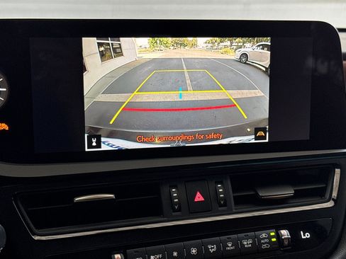 Certified 2025 Lexus ES 350 w/ Premium Package FWD image 24