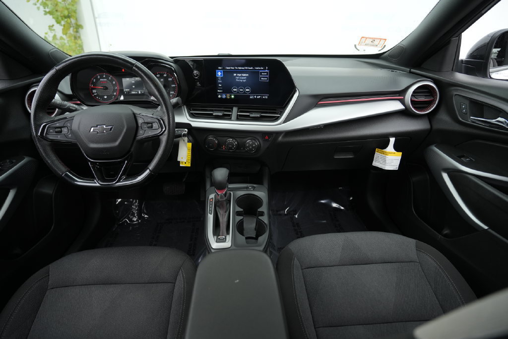 Used 2025 Chevrolet Trax RS w/ Driver Confidence Package FWD image 38